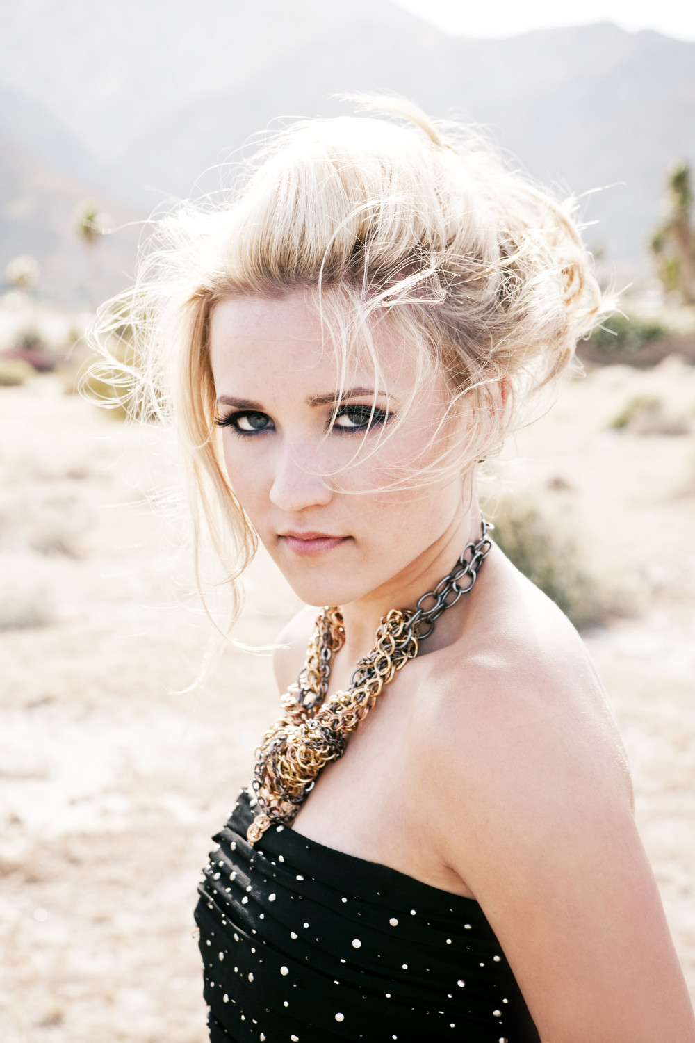 bobo hu add emily osment sexy photo